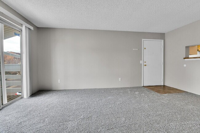 Foto del edificio - $1,445.95 - 2 Bed, 2 Bath Condo in Denver with In-Unit Laundry!
