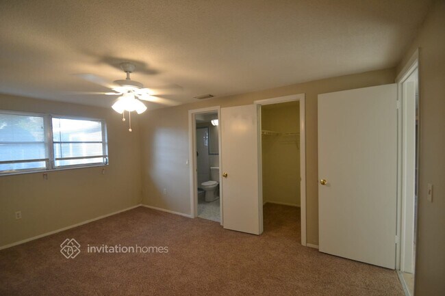 Building Photo - 1408 Oleander Dr