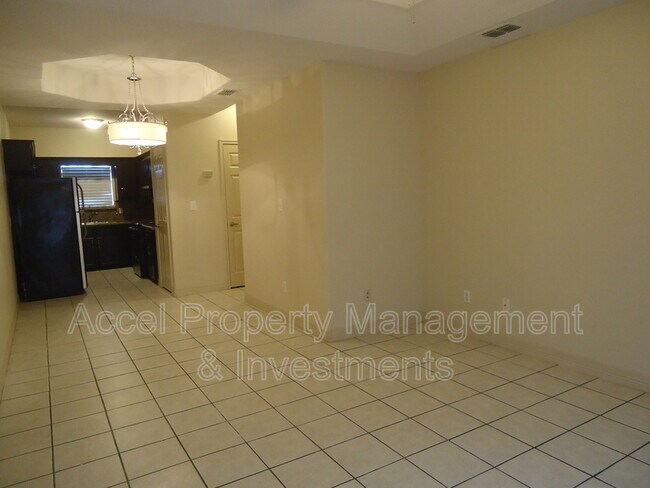 Building Photo - 201 Gastel Cir
