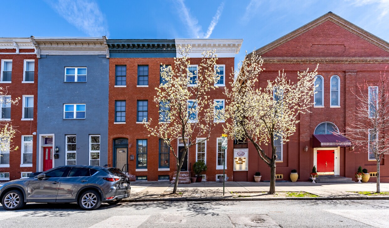 Primary Photo - 525 Scott St