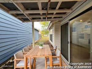 Building Photo - 10207 Raven Field Dr