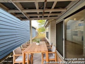 Foto del edificio - 10207 Raven Field Dr