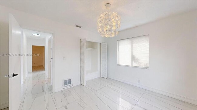 Foto del edificio - 2 bedroom in Hallandale FL 33004