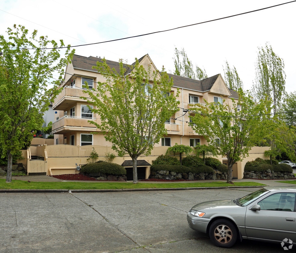 Building Photo - 5501 32nd Ave NW