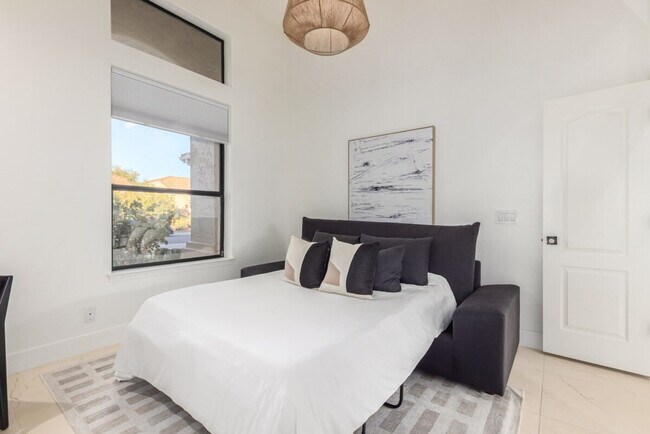 Foto del edificio - 6033 E Anderson Dr