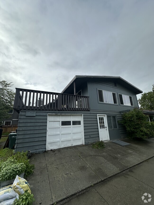 Building Photo - 4506 Juneau St
