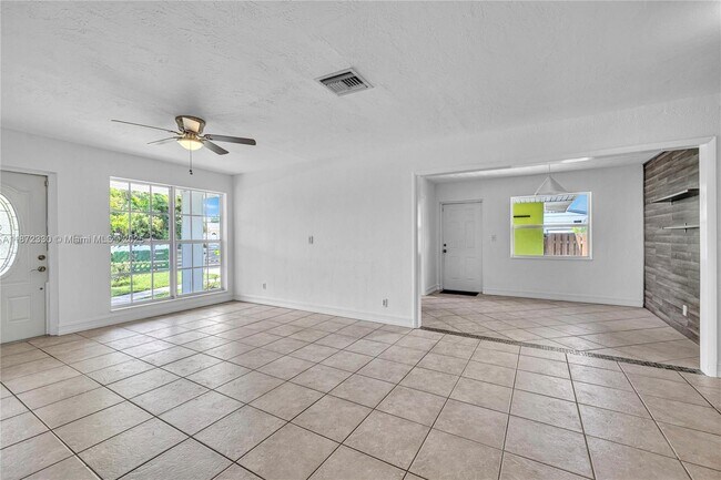 Foto del edificio - 228 SW 3rd Terrace