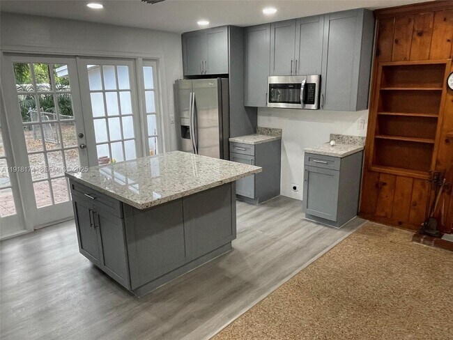 Foto del edificio - 846 SW 10th St