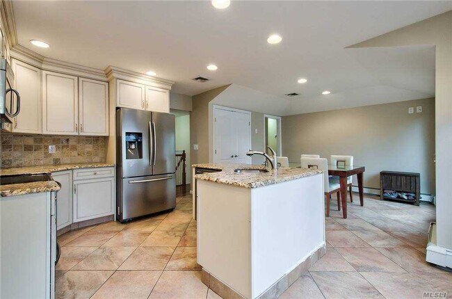 Building Photo - 54 Meadow Ln
