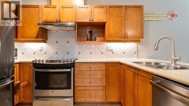 Building Photo - 5605 Hampton Pl