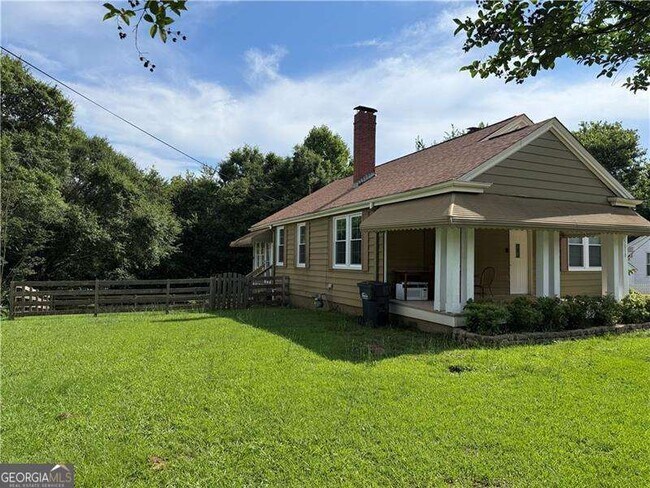 Building Photo - 5058 Meadows Rd SW