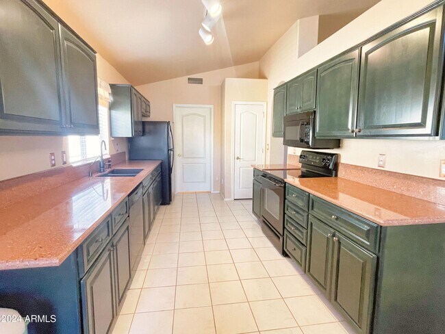 Foto del edificio - 7168 S Parkside Dr