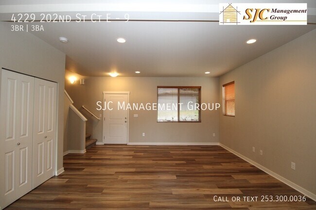 Foto del edificio - Beautiful and Modern Townhouse for Rent in...