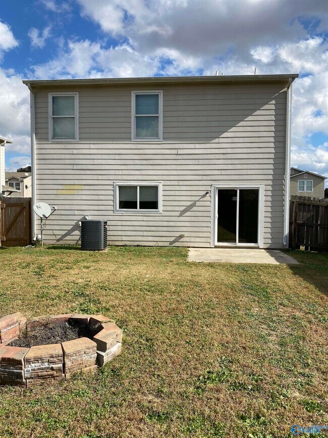 Foto del edificio - 3071 Lakeland Dr SW