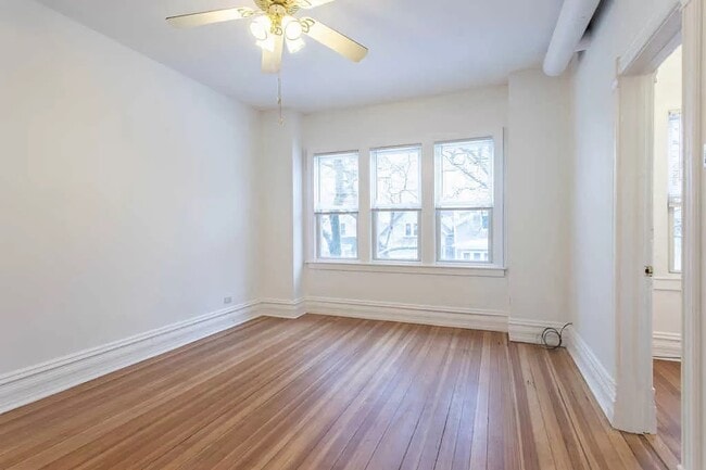 Building Photo - 3139 N Oakley Ave