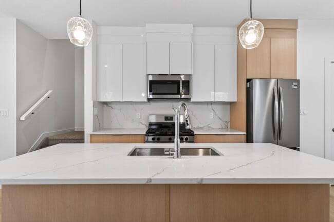 Photo du bâtiment - 12847 103 St NW