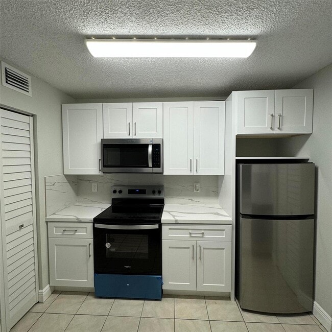 Foto del edificio - 4055 W McNab Rd