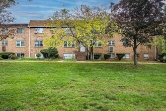 Building Photo - 60 College Dr