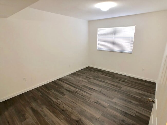 Building Photo - 8800 NW 107th Ct