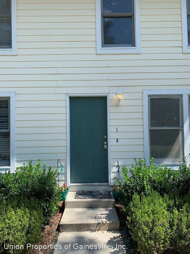 Foto del edificio - 2 br, 1.5 bath House - 3727 SW 28th Terr A...
