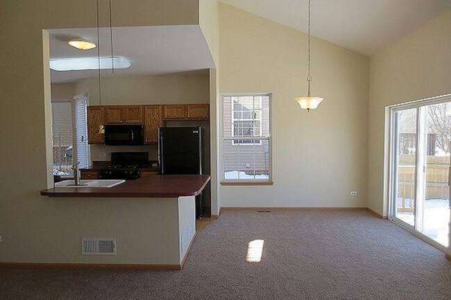 Building Photo - 542 N Frieh Dr