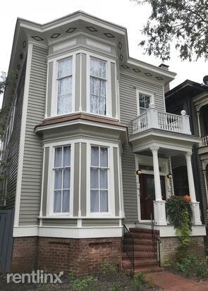 Primary Photo - 207 W Waldburg St