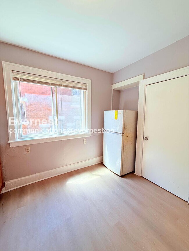 Foto del edificio - 2302 Hazelwood St