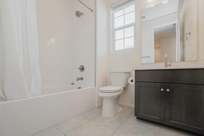 Building Photo - 136 Kimberlite Dr