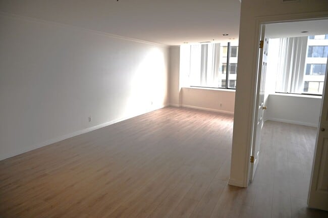 Building Photo - 48 W 300 S