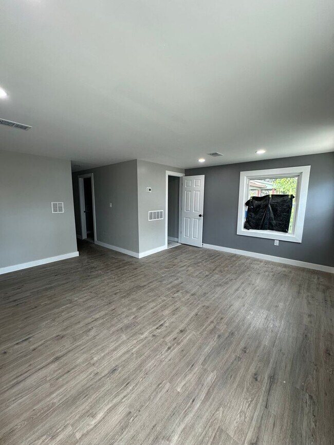 Foto del edificio - Newly renovated 3 Bed, 1 Bath in Marcus Hook