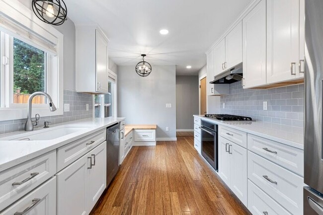 Building Photo - 8580 SE 34th Ave