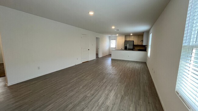 Foto del edificio - Charming 3-Bedroom Home in Ruby Crossing