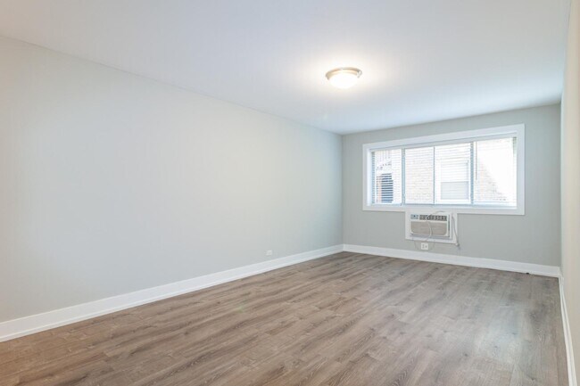 Foto del edificio - 530 W Surf St