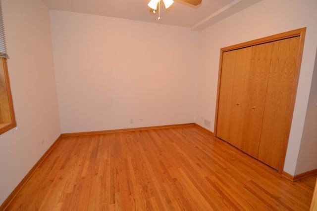 Building Photo - 4235 N Kenmore Ave