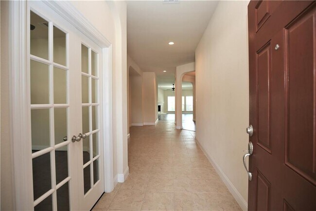 Building Photo - 1016 Cole Cove