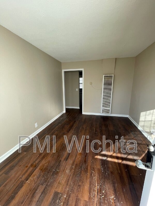 Foto del edificio - 2548 N Wellington Pl