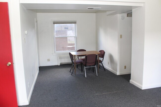 Building Photo - 2024 Lincoln Ave