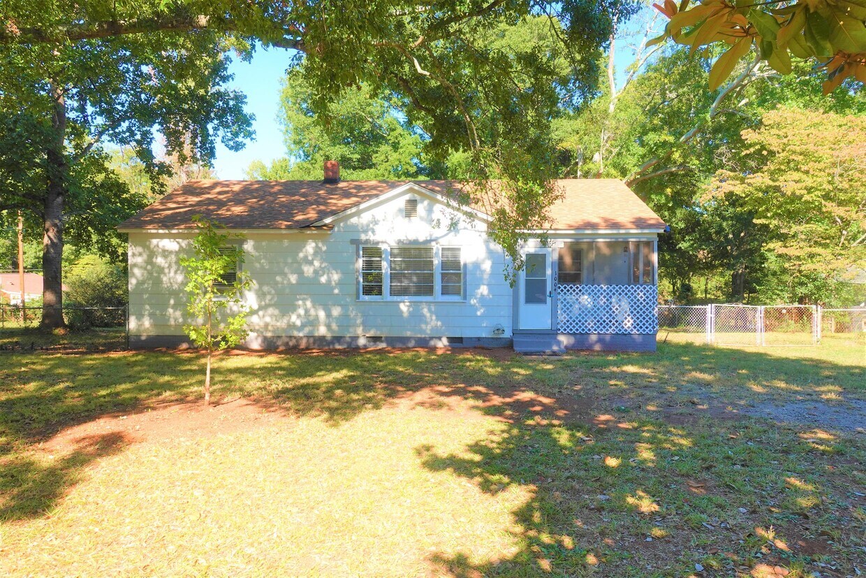 1004 Gordon St, Anderson, SC 29626 House Rental in Anderson, SC