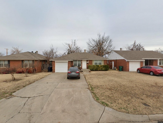 Building Photo - 3037 NW 66th St