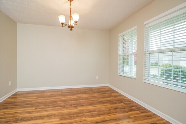 Foto del edificio - 640 Elderberry Way