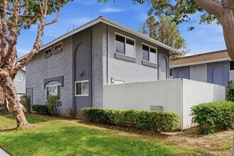 Building Photo - 9582 Pettswood Dr