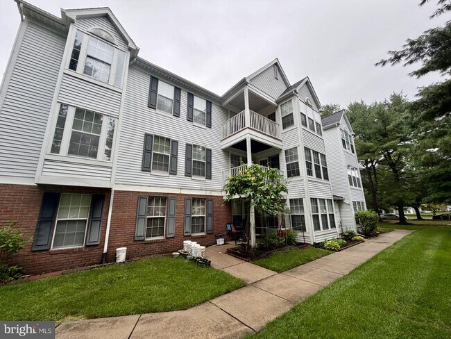 Building Photo - 7 Kenwood Dr