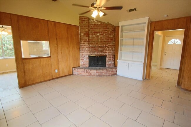 Building Photo - 1914 Cobble Creek Dr
