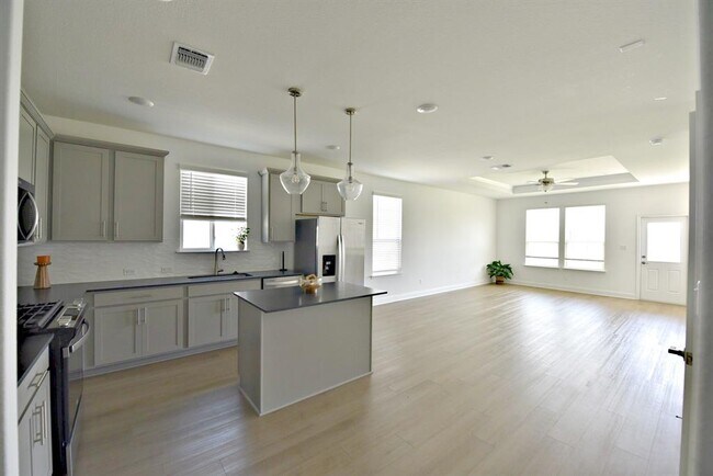 Building Photo - 105 Clegg Wyatt Wy