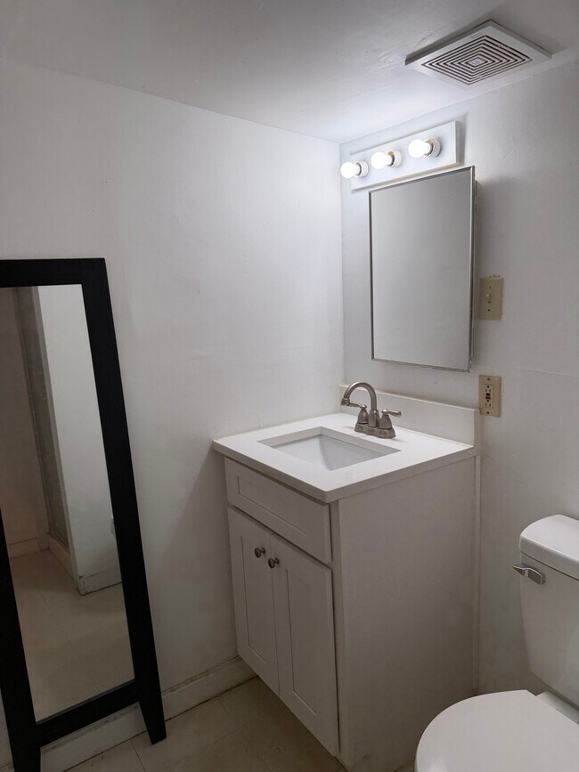 Foto del edificio - 205 Strawberry Ln