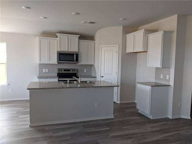 Building Photo - 119 Kyra Ln
