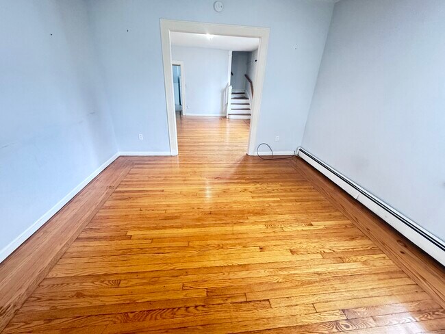 Foto del edificio - 26 Bradley Ave