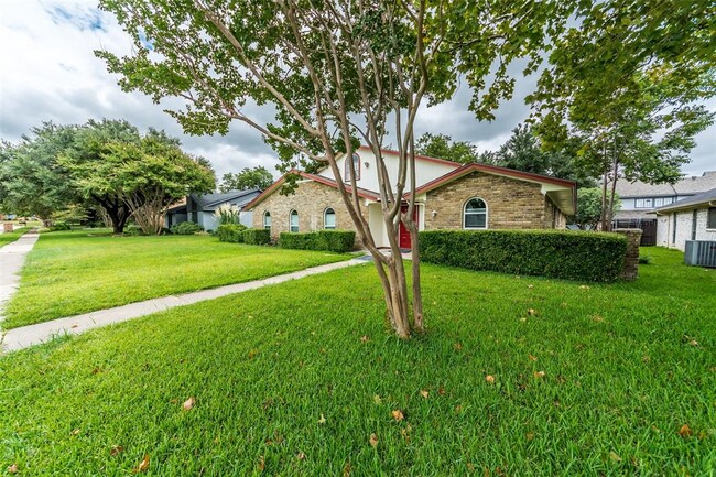Building Photo - 3200 Kingsbridge Dr