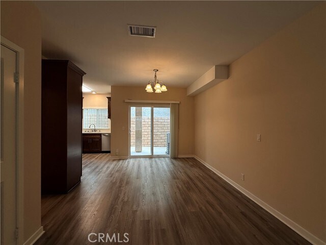 Building Photo - 242 S Redwood Ave