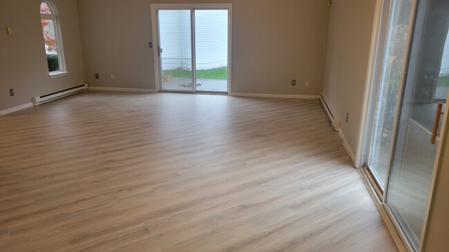 Building Photo - 615 Hilltop Terrace